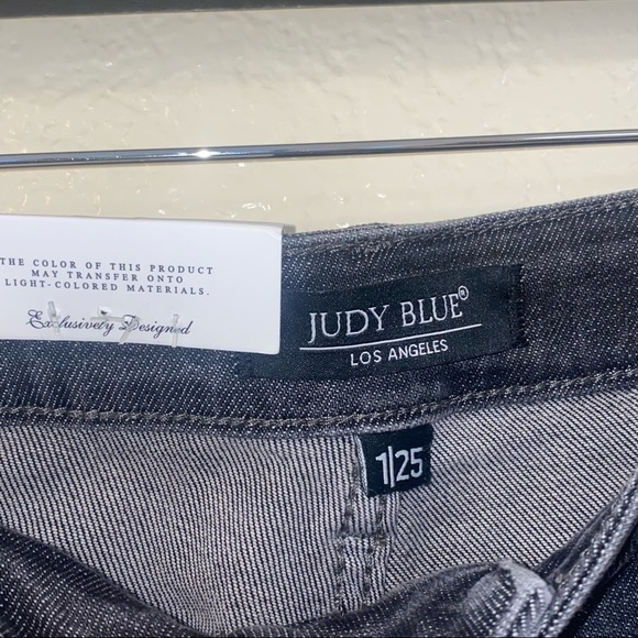 Judy Blue Black Bleach Splatter Destroyed Boyfriend Jeans - Picture 10 of 14